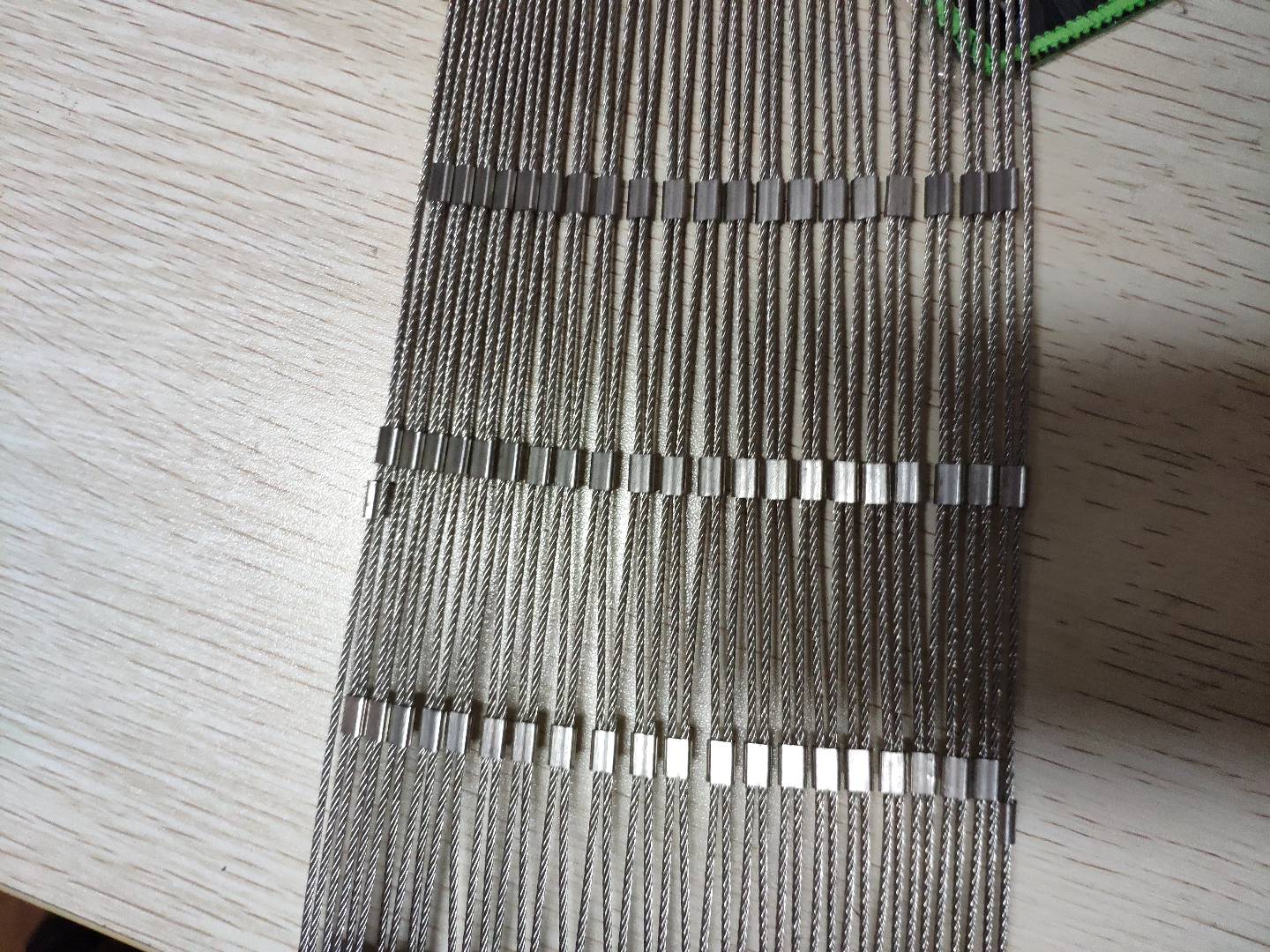 Parallel stainless cables with ferrules